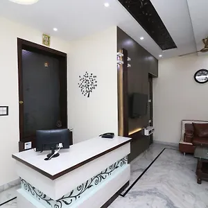 Hotel Oyo Royal Taj